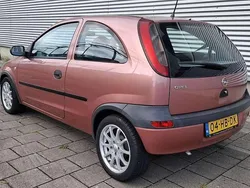 Rood Gebruikt 2001 Opel Corsa Hatchback | € 675 (Eerlijke prijs)