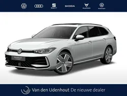 Grijs Gebruikt 2025 VW Passat R-line Edition Stationwagen | € 64.990