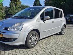 Grijs Gebruikt 2011 Renault Grand Modus Night&Day MPV | € 4.950 (Iets duurder)