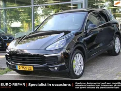 Zwart, metallic lak Gebruikt 2015 Porsche Cayenne SUV | € 28.795 (Eerlijke prijs)