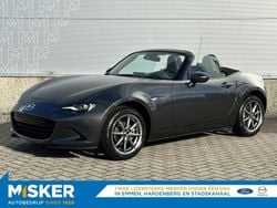 Grijs, metallic lak Gebruikt 2024 Mazda MX5 Exclusive-Line Cabriolet | € 45.590 (Eerlijke prijs)