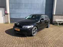 Zwart Gebruikt 2011 BMW 116 Hatchback | € 4.450 (Eerlijke prijs)