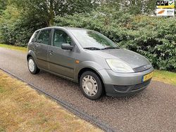 Grijs Gebruikt 2002 Ford Fiesta Ambiente Hatchback | € 739 (Goede deal)