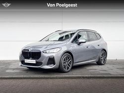 Skyscraper grey metallic (grijs metallic) Gebruikt 2024 BMW 220 M Sport Stationwagen | € 44.900 (Duur)