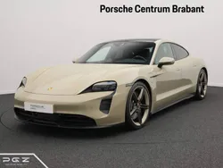 Paint to sample: ijslandgroen Gebruikt 2024 Porsche Taycan GTS Sedan | € 119.750