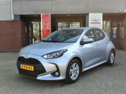 Grijs Gebruikt 2024 Toyota Yaris Active Hatchback | € 22.640 (Eerlijke prijs)