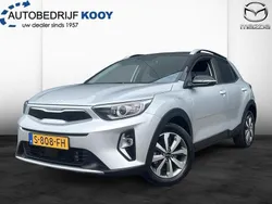 Grijs Gebruikt 2023 Kia Stonic SUV | € 25.945 (Eerlijke prijs)