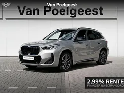 Spacesilber metallic (grijs metallic) Gebruikt 2023 BMW iX1 Comfort Edition SUV | € 43.900 (Eerlijke prijs)