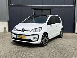 Wit Gebruikt 2017 VW up! Highline Hatchback | € 9.999 (Duur)