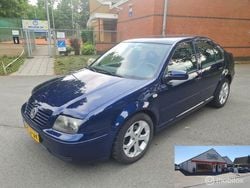 Blauw Gebruikt 2003 VW Bora Sportline Sedan | € 1.399 (Eerlijke prijs)