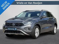 Grijs Gebruikt 2025 VW T-Roc Life SUV | € 29.940 (Eerlijke prijs)