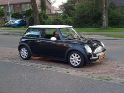 Zwart Gebruikt 2003 Mini Cooper Pepper Hatchback | € 1.799 (Eerlijke prijs)