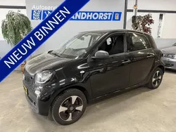 Zwart Gebruikt 2017 Smart ForFour Passion Hatchback | € 7.995 (Eerlijke prijs)