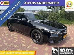 Zwart Gebruikt 2023 Mercedes A180 Luxury Sedan | € 29.940 (Super prijs)