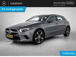 Grijs, metallic lak Gebruikt 2020 Mercedes A250 Premium Plus Hatchback | € 32.950 (Iets duurder)