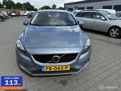 Blauw Gebruikt 2016 Volvo V40 Momentum Stationwagen | € 6.850 (Goede deal)