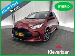Rood Nieuw 2025 Toyota Yaris Hybrid Executive Hatchback | € 31.395 (Goede deal)