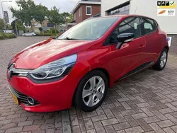 Rood Gebruikt 2014 Renault Clio IV Expression Hatchback | € 7.450 (Eerlijke prijs)