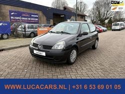 Zwart Gebruikt 2002 Renault Clio II Hatchback | € 1.095 (Goede deal)