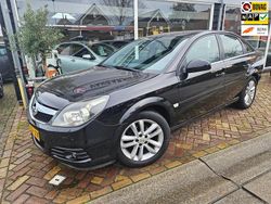 Zwart Gebruikt 2008 Opel Vectra Executive Hatchback | € 3.450 (Duur)