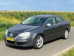 Grijs Gebruikt 2008 VW Jetta Comfortline Sedan | € 2.650 (Eerlijke prijs)