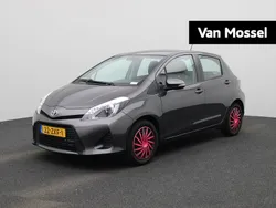 Grijs Gebruikt 2013 Toyota Yaris Hybrid Hatchback | € 11.900 (Eerlijke prijs)