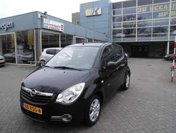 Zwart Gebruikt 2011 Opel Agila Edition Hatchback | € 5.900 (Iets duurder)