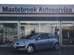 Grijs Gebruikt 2006 Renault Mégane II Dynamique Hatchback | € 4.345