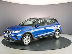 Blauw, metallic lak Gebruikt 2023 Seat Arona Style SUV | € 21.900 (Eerlijke prijs)