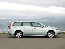 Zwart, metallic lak Gebruikt 2009 Volvo V70 Stationwagen | € 16.940 (Duur)