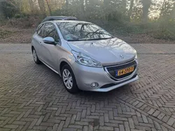 Grijs Gebruikt 2013 Peugeot 208 Envy Hatchback | € 3.950 (Goede deal)