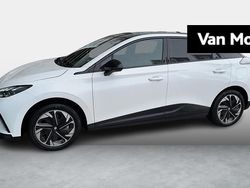 Wit Gebruikt 2023 MG MG4 EV Luxury Hatchback | € 23.495 (Eerlijke prijs)