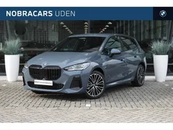 Storm bay (grijs metallic) Gebruikt 2024 BMW 225 Active Tourer Comfort Edition MPV | € 45.950 (Iets duurder)