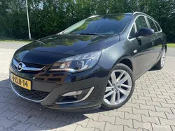 Zwart Gebruikt 2015 Opel Astra Edition Stationwagen | € 6.499 (Eerlijke prijs)
