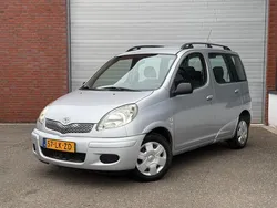 Grijs Gebruikt 2003 Toyota Yaris Verso Sol MPV | € 5.299 (Iets duurder)