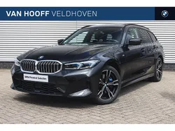 Zwart Gebruikt 2024 BMW 330e Comfort Edition Stationwagen | € 59.950 (Duur)