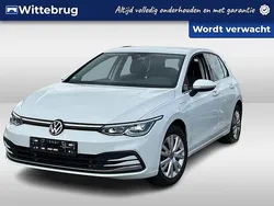 Wit Gebruikt 2021 VW Golf VIII Style Hatchback | € 24.450 (Goede deal)