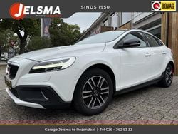 Wit Gebruikt 2017 Volvo V40 CC Stationwagen | € 15.900 (Eerlijke prijs)