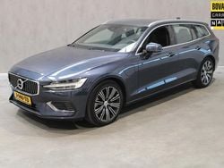 Blauw Gebruikt 2020 Volvo V60 Stationwagen | € 31.495 (Goede deal)