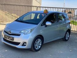 Grijs Gebruikt 2012 Toyota Verso-S Luna MPV | € 8.950 (Eerlijke prijs)