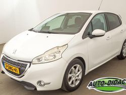 Wit Gebruikt 2013 Peugeot 208 Hatchback | € 1.650