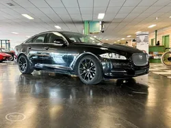 Zwart Gebruikt 2011 Jaguar XJ Sedan | € 15.000 (Eerlijke prijs)