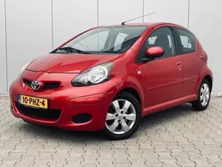 Rood Gebruikt 2011 Toyota Aygo Hatchback | € 4.499 (Eerlijke prijs)