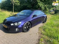 Paars, metallic lak Gebruikt 2015 VW Scirocco R-line Coupé | € 16.999