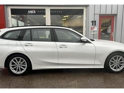 Wit Gebruikt 2023 BMW 320e Stationwagen | € 30.950 (Super prijs)