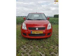 Rood Gebruikt 2010 Suzuki Swift Cool Hatchback | € 3.250 (Eerlijke prijs)