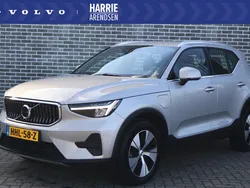 Grijs Gebruikt 2023 Volvo XC40 Core SUV | € 38.194 (Eerlijke prijs)