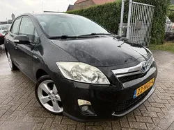 Zwart, metallic lak Gebruikt 2010 Toyota Auris Executive Hatchback | € 4.950 (Eerlijke prijs)