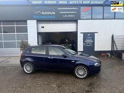 Blauw Gebruikt 2005 Alfa Romeo 147 Progression Hatchback | € 1.799 (Eerlijke prijs)