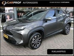 Grijs Gebruikt 2023 Toyota Yaris Hybrid Sedan | € 27.945